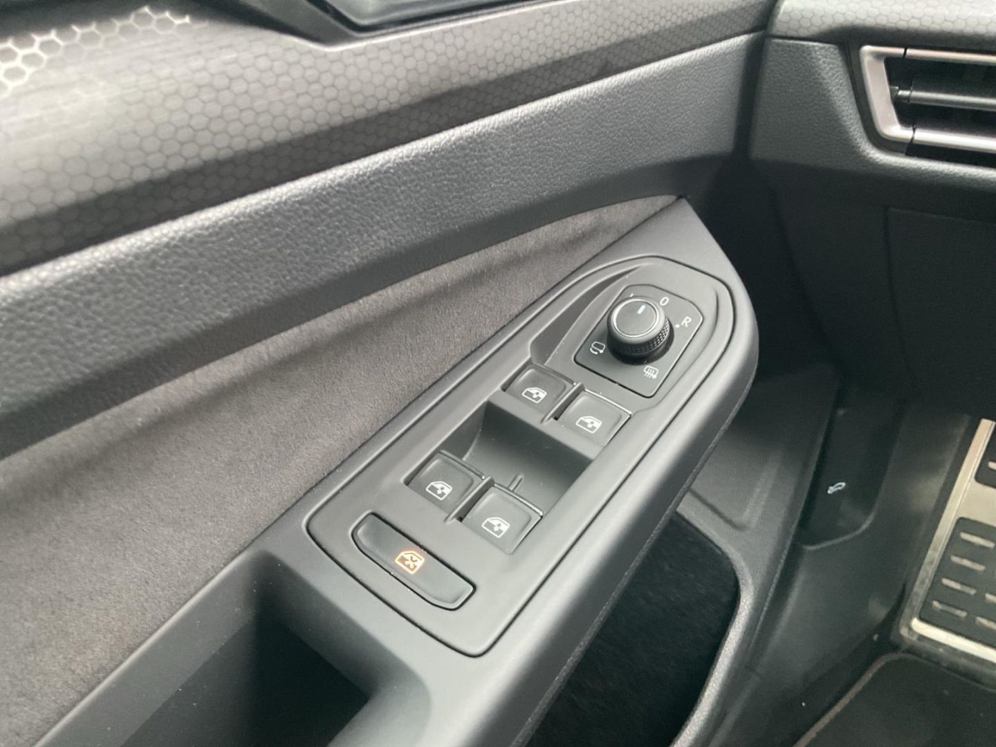 Volkswagen Golf GTI 8 VIII 2.0 TSI - Samsaru's Car Outlet
