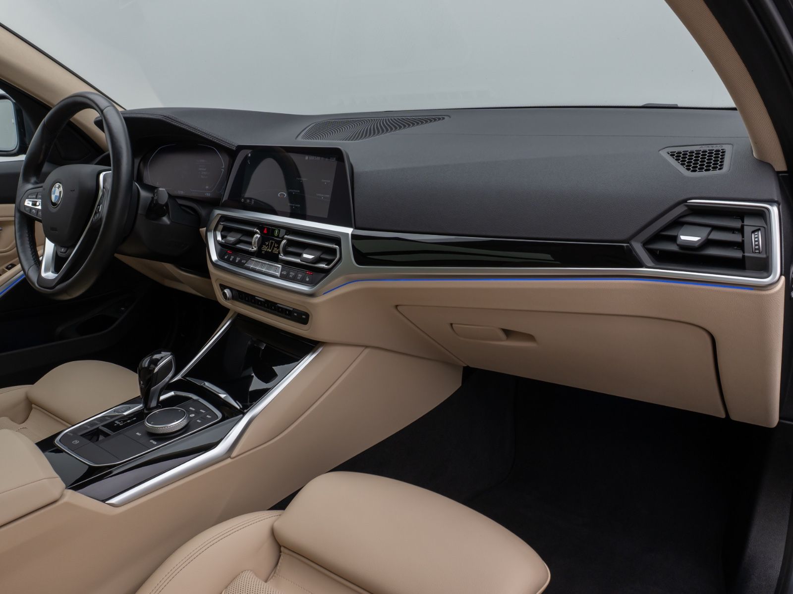 BMW 320d xD Luxury Line - Samsaru's Car Outlet