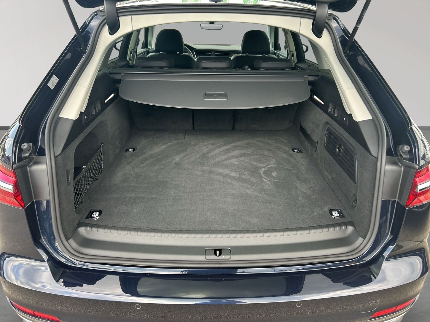 Audi A6 Avant 50 TFSI e advanced qu - Samsaru's Car Outlet
