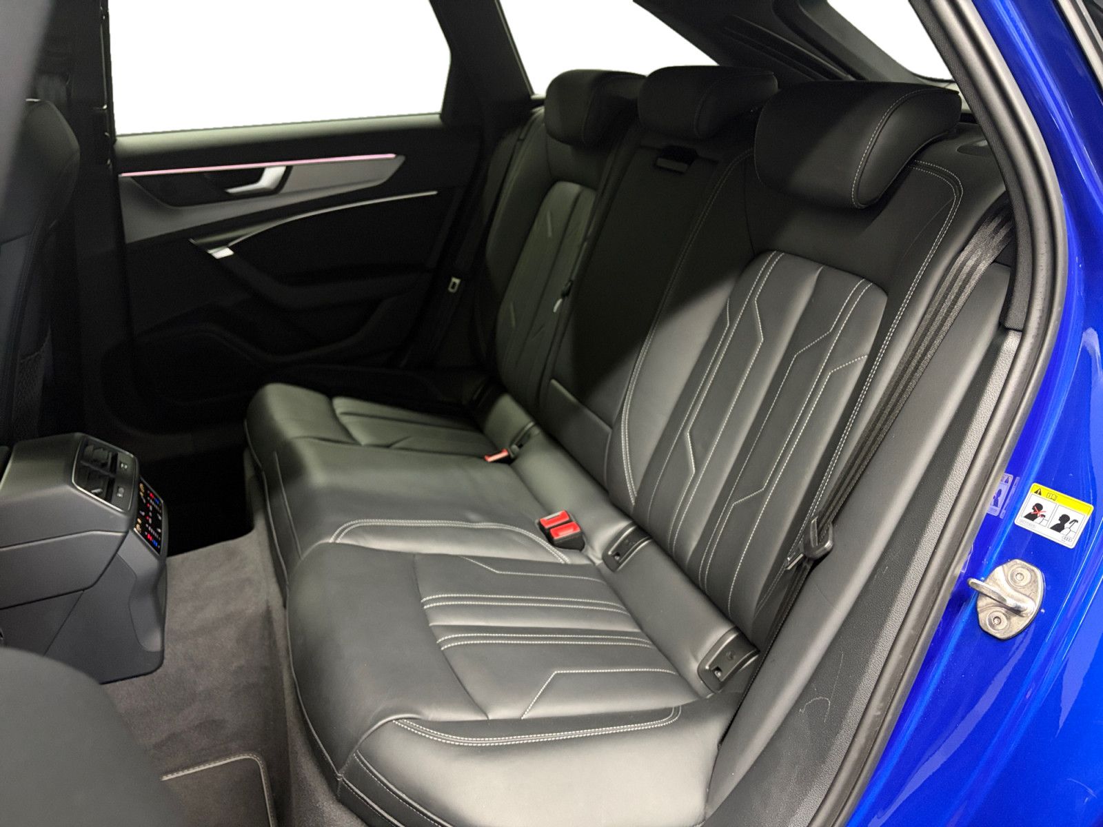 Audi A6 Avant 55 TFSIe quattro Avant S line AHK Pano