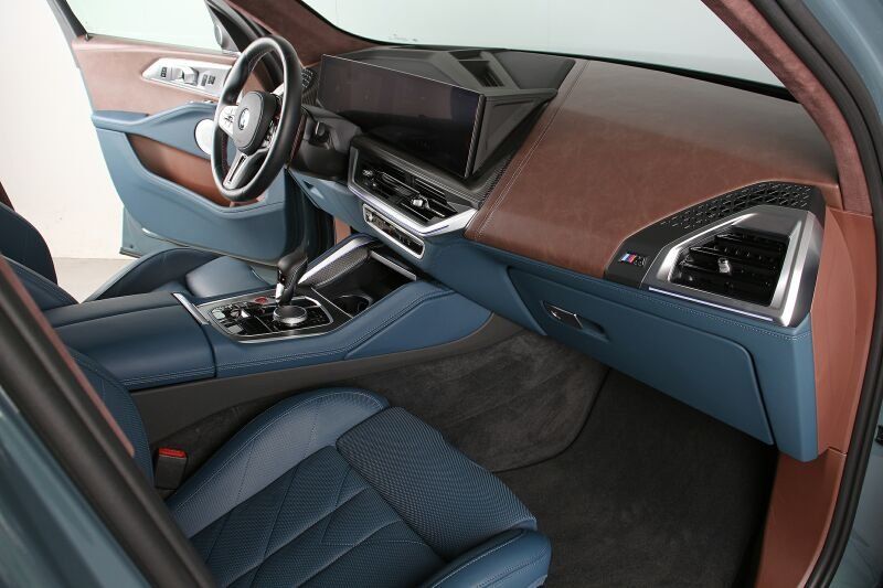 BMW XM Massage B&W ACC HuD Driver´s Package Park+