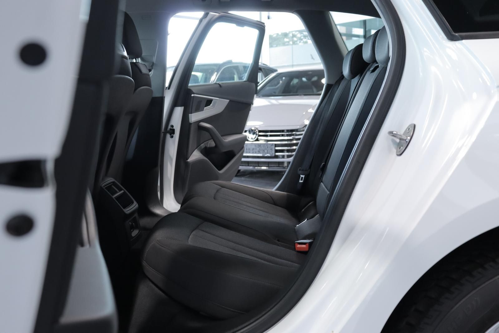 Audi A4 Avant 2.0 TDI Stronic - Samsaru's Car Outlet