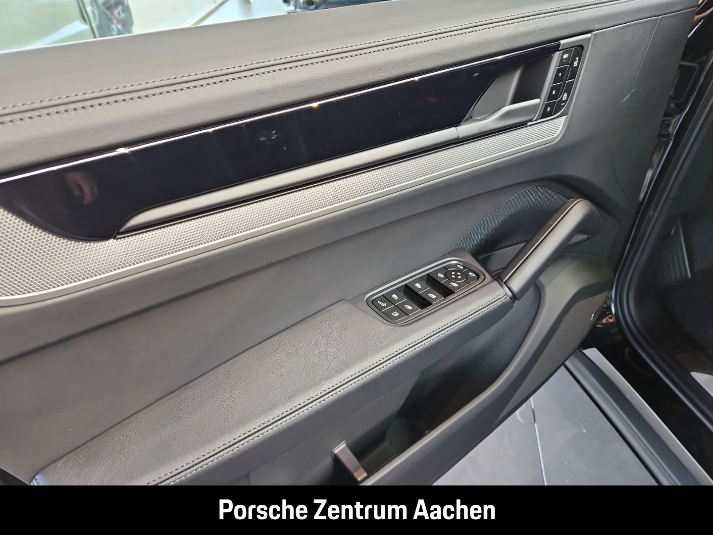 Porsche Cayenne E-Hybrid Coupe BOSE Surround Panorama