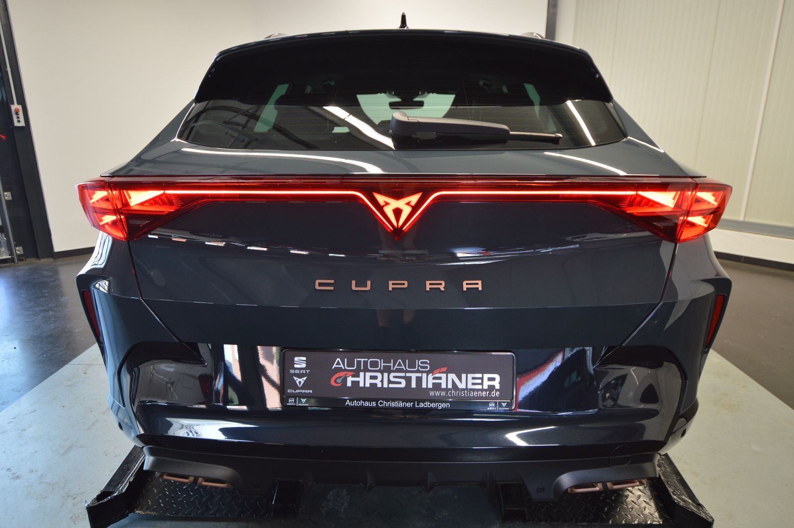 Cupra Formentor 1.5 e-Hybrid - Samsaru's Car Outlet