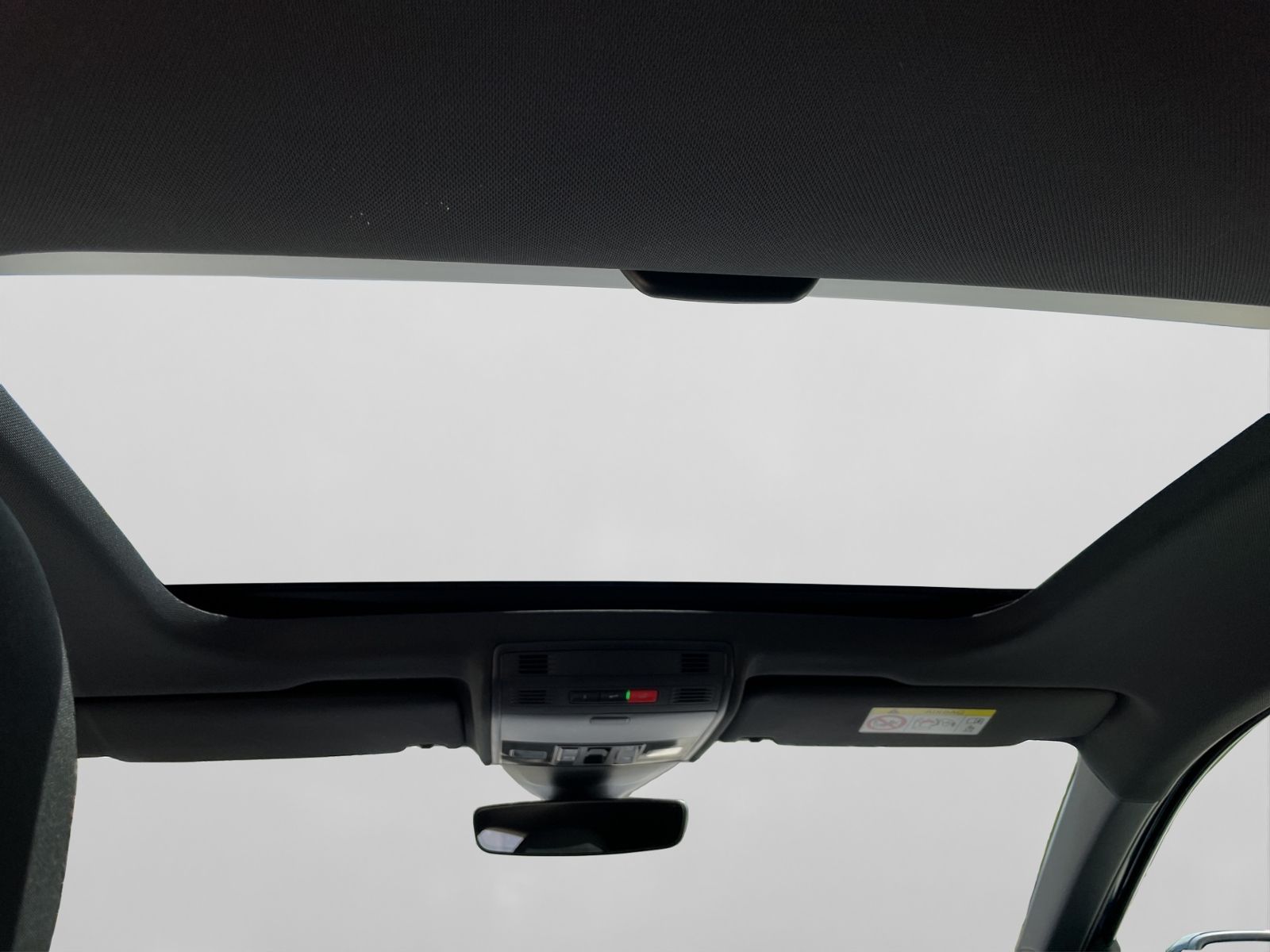 Volkswagen Taigo 1.5 TSI R-Line - Samsaru's Car Outlet