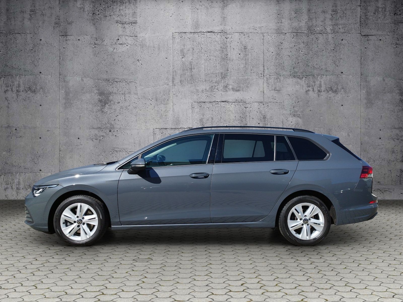 Volkswagen Golf VIII Variant Life 2.0 TDI DSG - Samsaru's Car Outlet