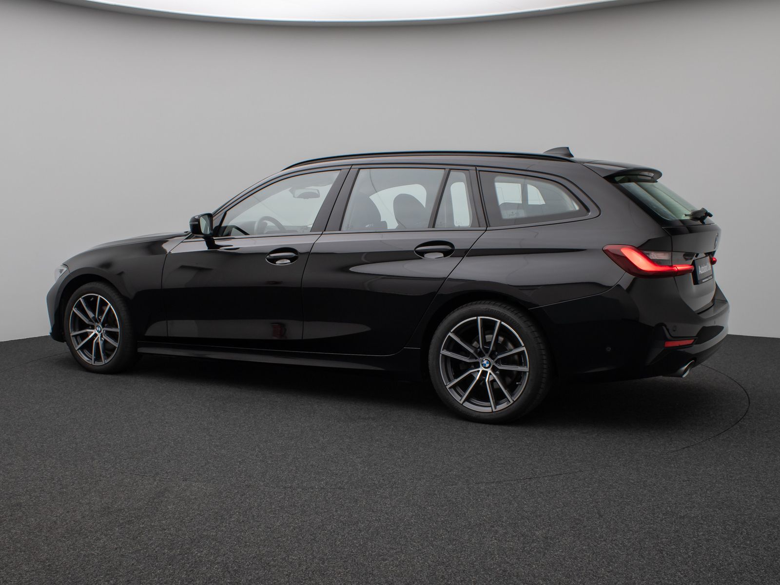 BMW 320d xD Sport Line - Samsaru's Car Outlet