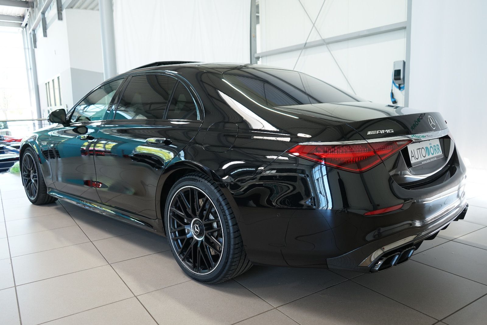 Mercedes-Benz S 63 AMG E-Performance 4M+ L Massage+TV+Panorama
