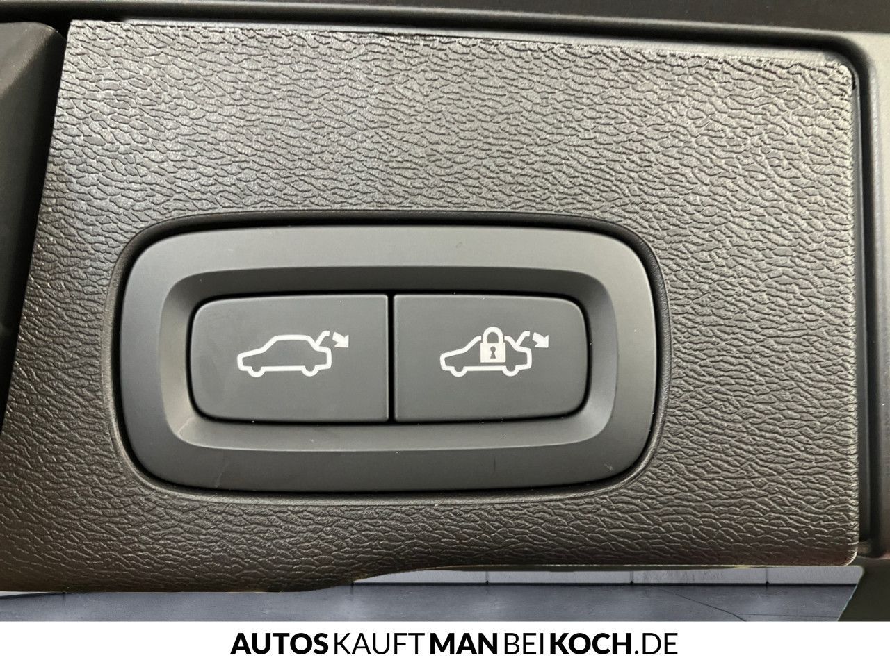 Volvo XC60 B5 AWD PlusDark ACC BLIS AHK 4xSHz VLED H&K