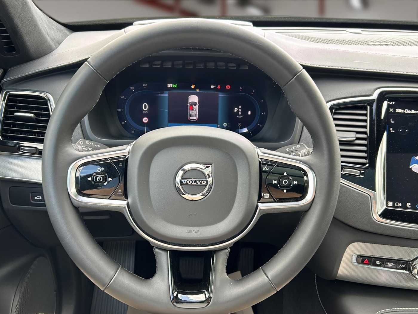 Volvo XC 90 Ultimate Bright AWD - Samsaru's Car Outlet