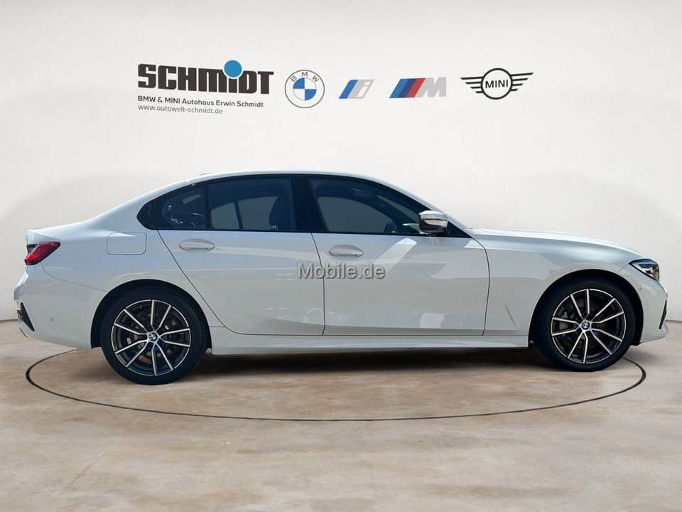 BMW 330e Sport Line - Samsaru's Car Outlet