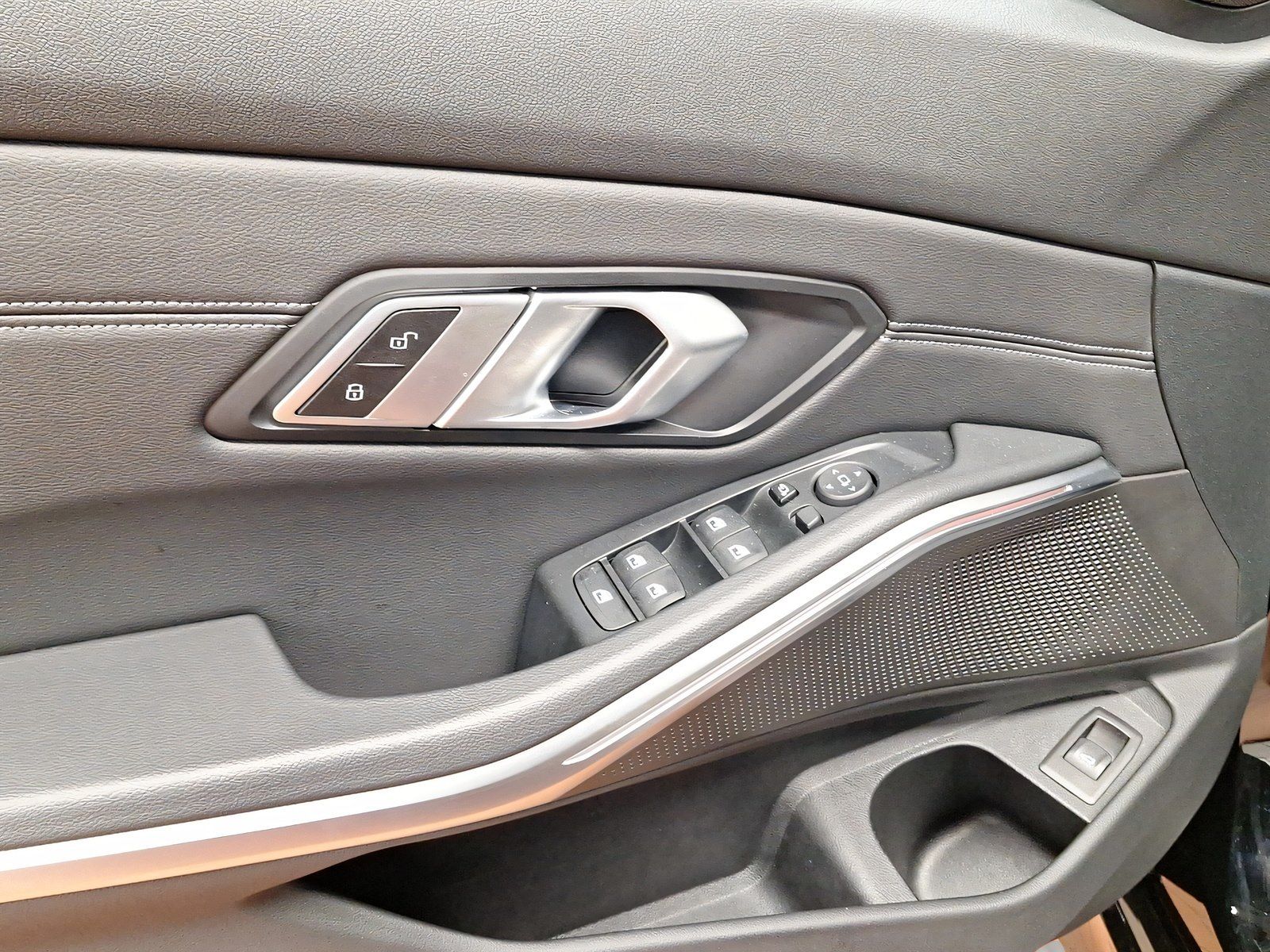 BMW 330i Touring Sport Line - Samsaru's Car Outlet