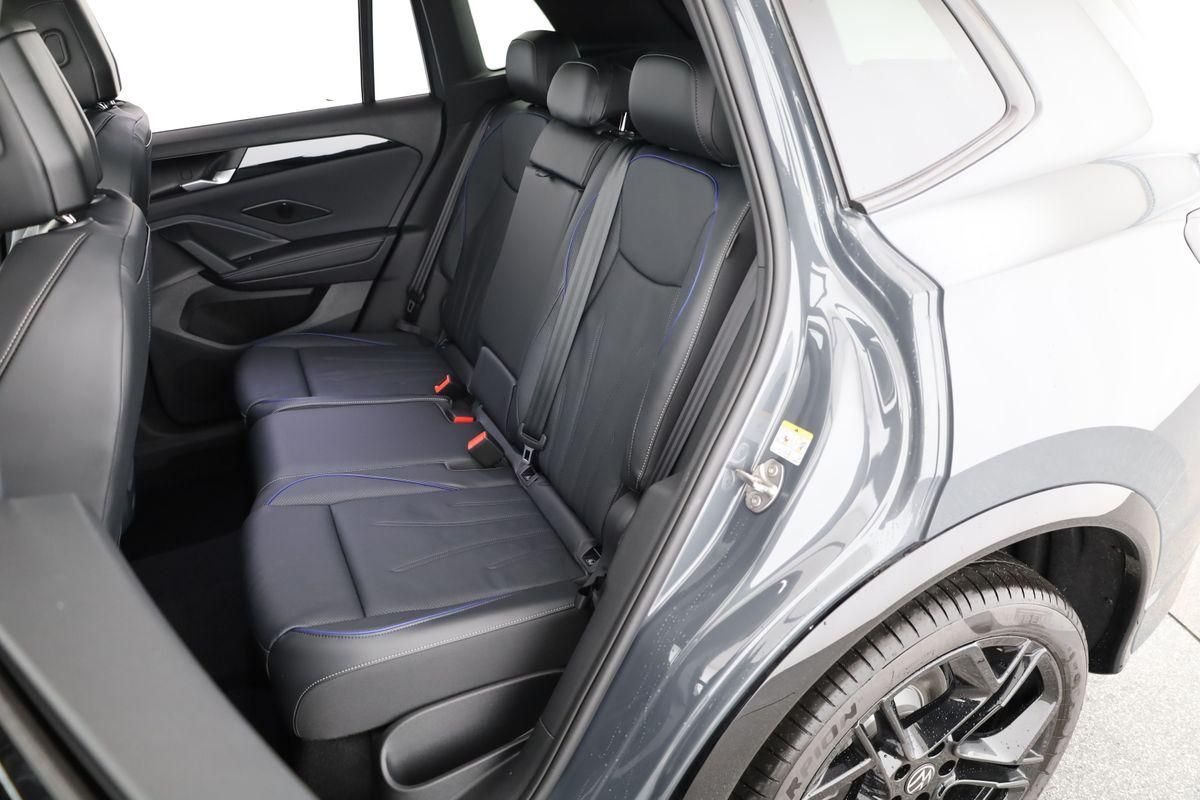Volkswagen Tiguan TDI DSG 4M R-LINE Black, 20-Zoll, Pano, L