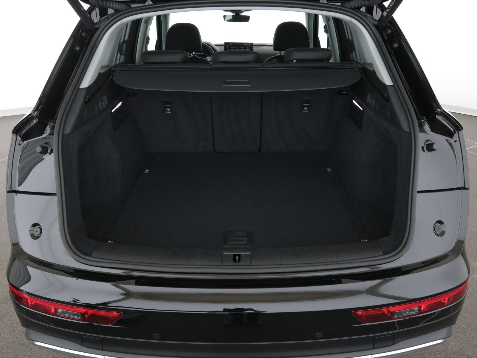 Audi Q5 40 TDI quattro S tronic - Samsaru's Car Outlet