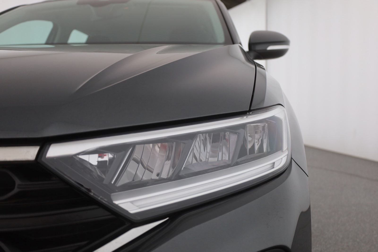 Volkswagen T-Roc 1.5 TSI DSG - Samsaru's Car Outlet