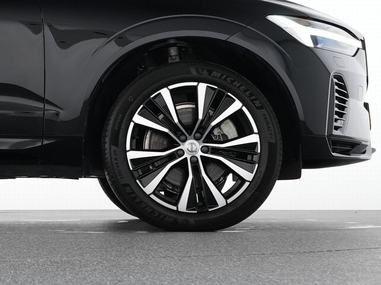 Volvo XC60 T8 Recharge Ultimate Dark 20"+AHK+STANDHZG