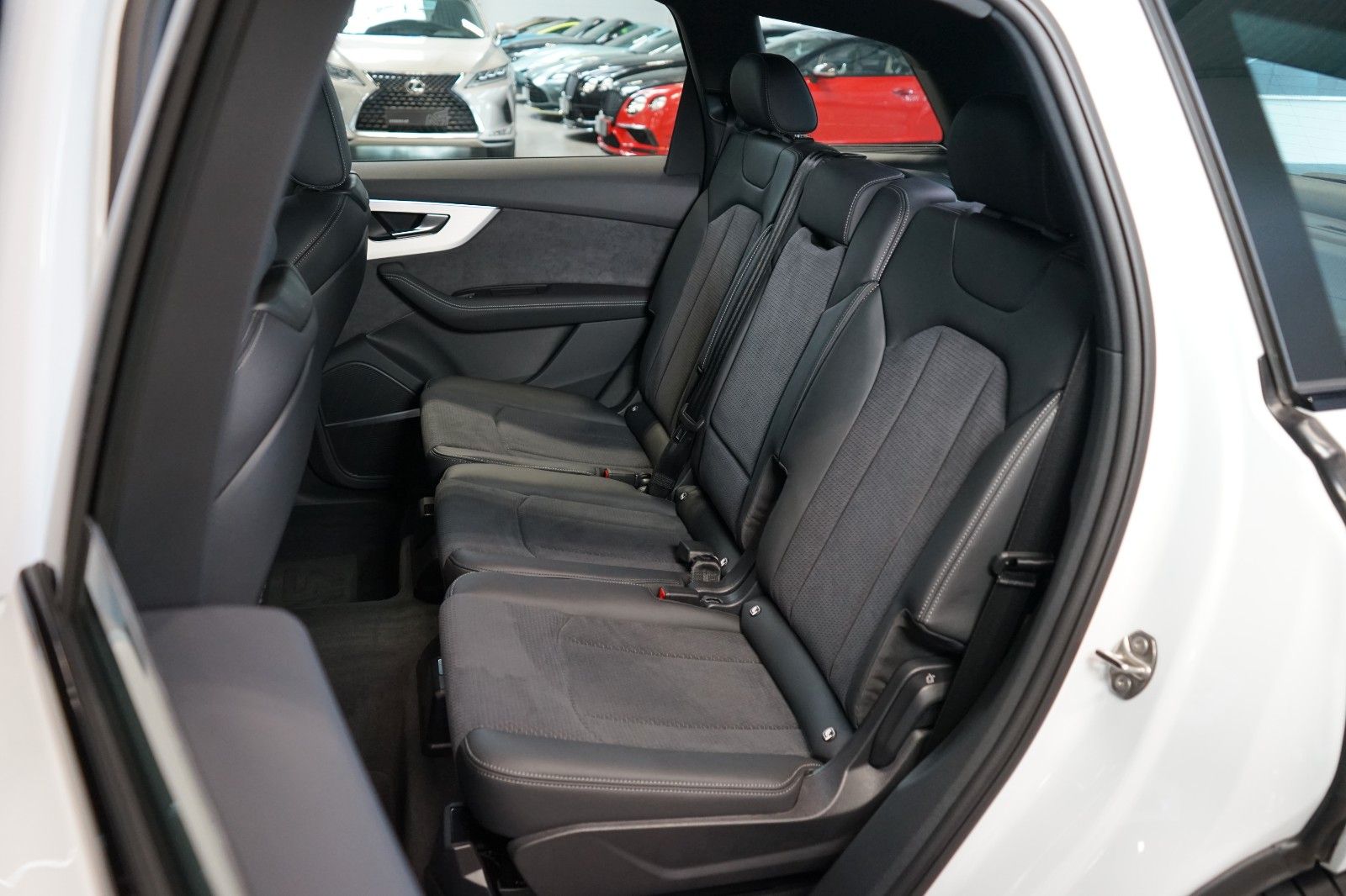 Audi Q7 50 TDI*S-LINE*TOW*OLED*AUX.HEAT*CZ*71.901€ NETTO