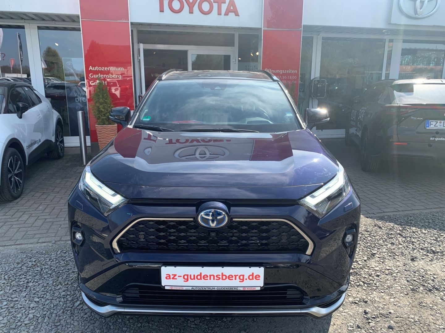 Toyota RAV 4 Plug-in Hybrid 4x4 - Samsaru's Car Outlet
