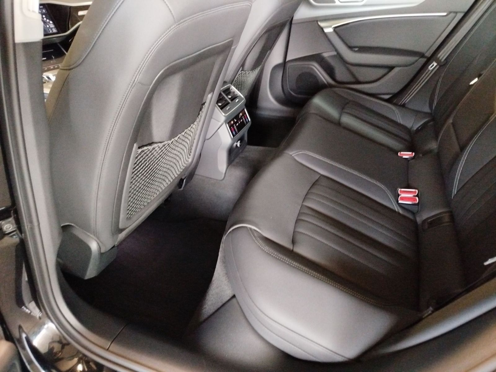 Audi A6 Avant 45 TFSI S tronic sport advanced - Samsaru's Car Outlet