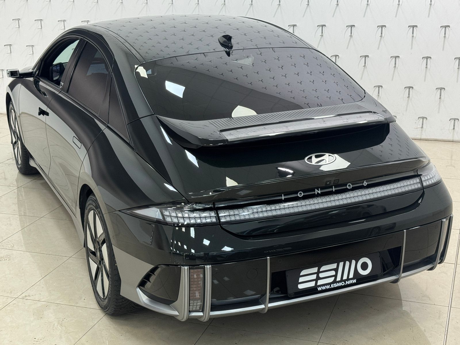 Hyundai IONIQ 6 77,4kWh 325ps 4WD Uniq 360°K/BOSE/DIGI