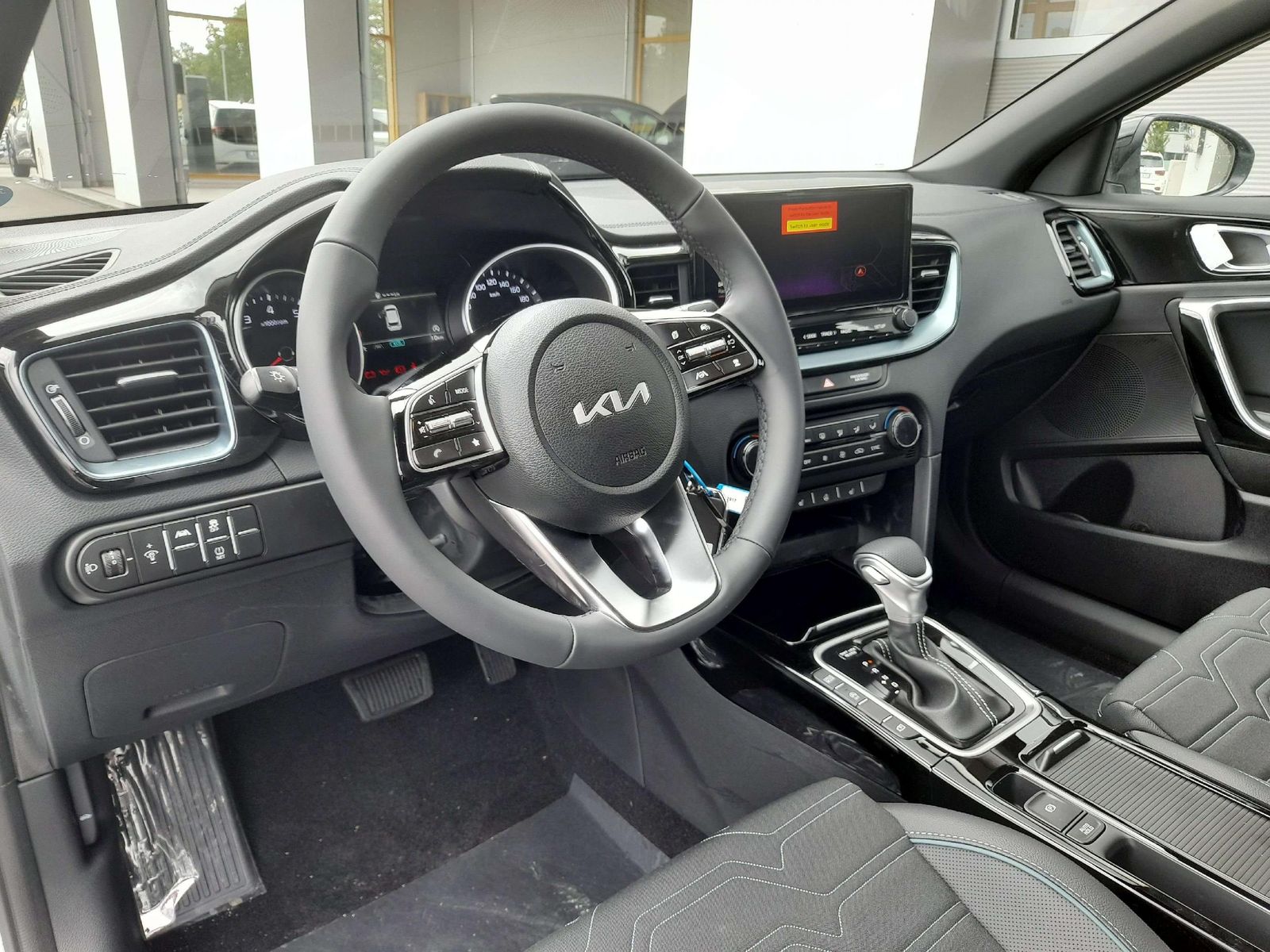 Kia Ceed Nightline 48V - Samsaru's Car Outlet