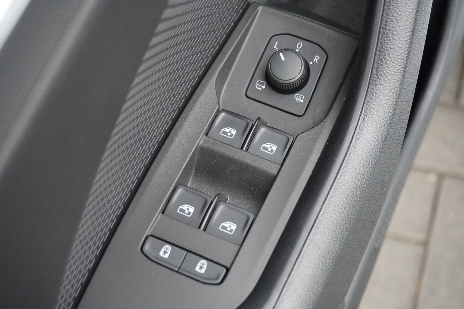 Skoda Octavia Combi 2.0 TDI Style - Samsaru's Car Outlet