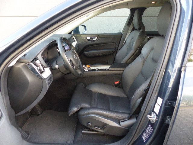 Volvo XC60 Inscription B4 - Samsaru's Car Outlet