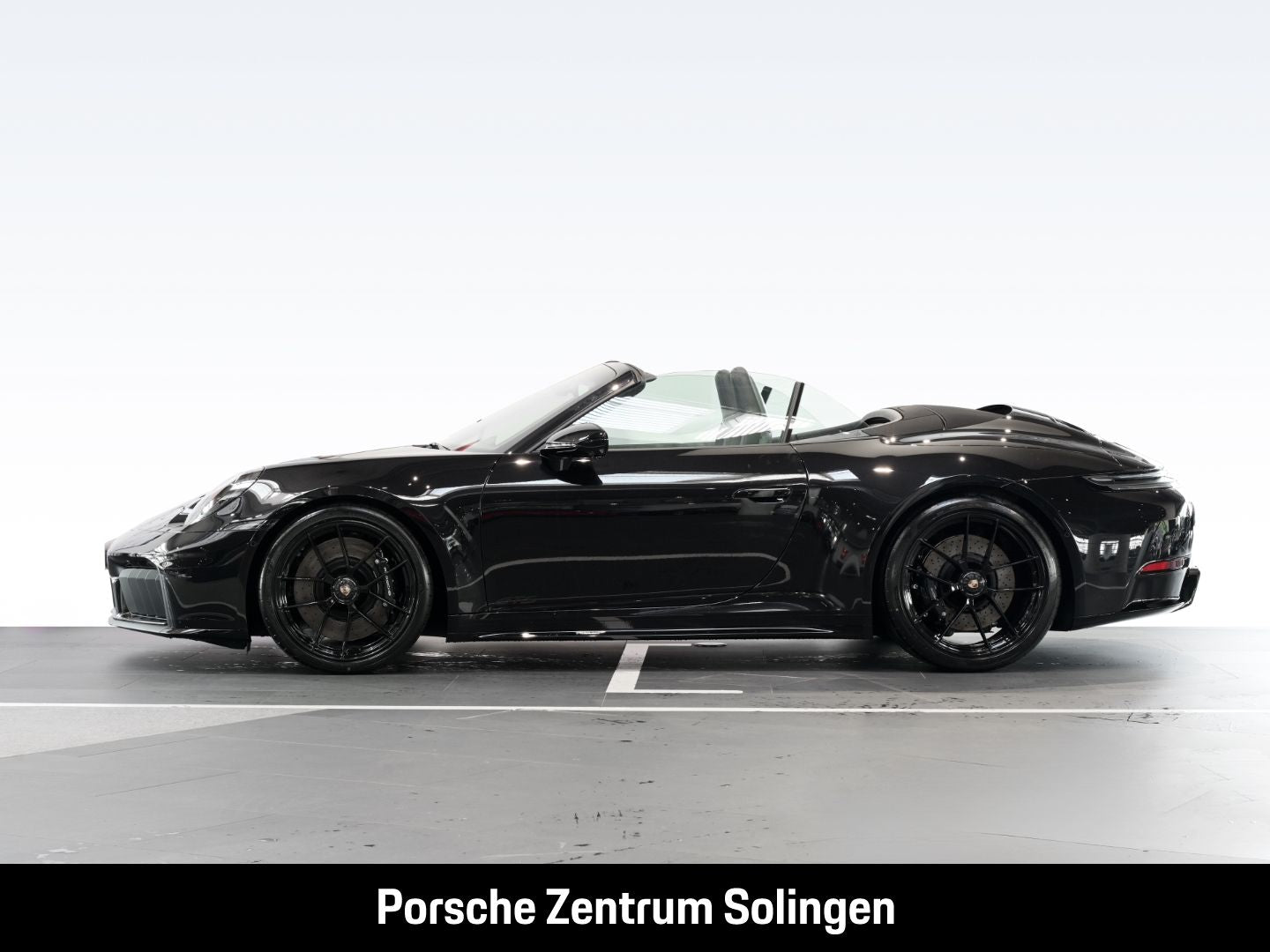 Porsche 911 Carrera 4 GTS Cabriolet HD-Matrix Lift Bose