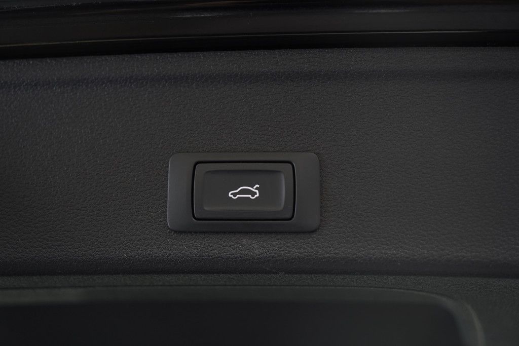 Audi A4 Avant 40 TDI q. - Samsaru's Car Outlet