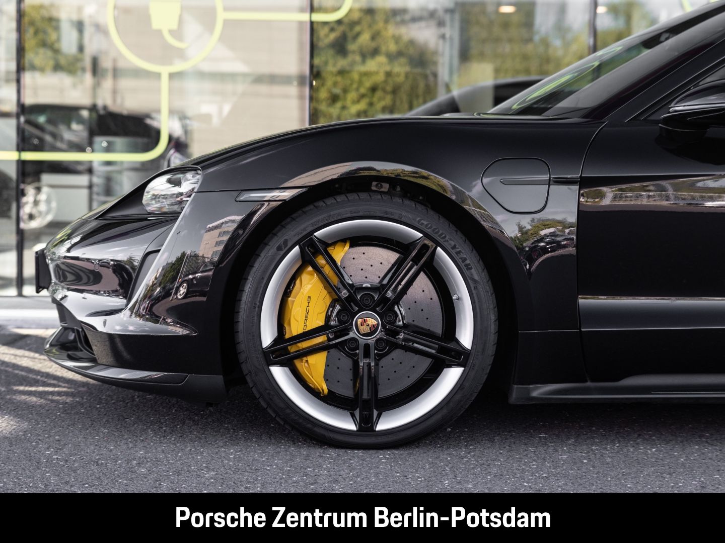 Porsche Taycan Turbo S BOSE Sport-Chrono Paket LED-Matri
