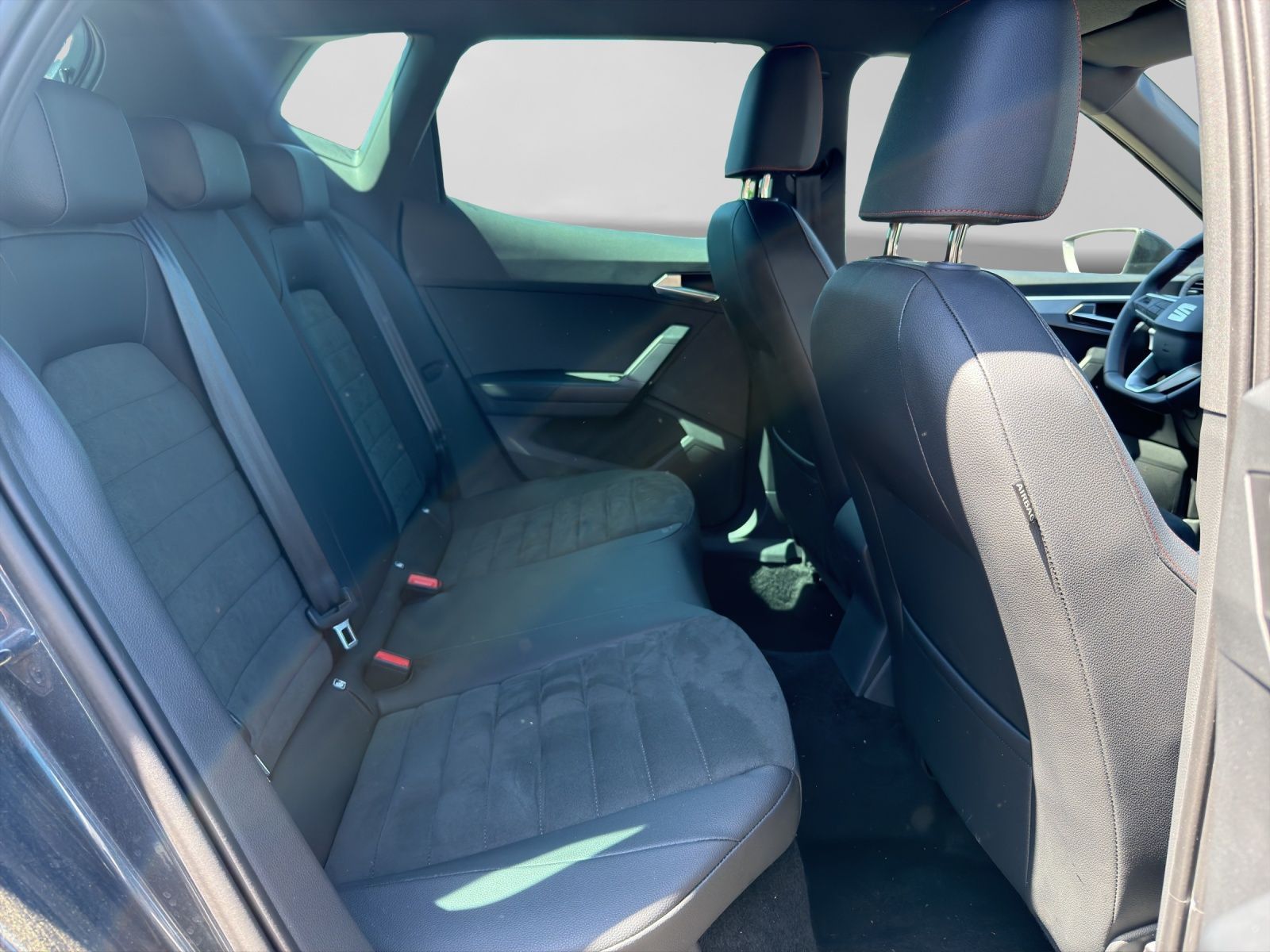 Seat Arona 1.5 TSI DSG FR AHK KAMERA PARKLENK NAVI AC