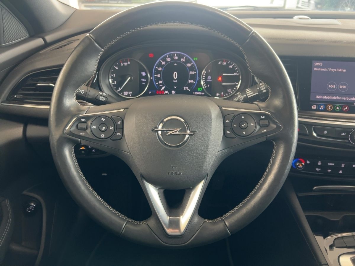 Opel Insignia 2.0 CDTI Elegance - Samsaru's Car Outlet