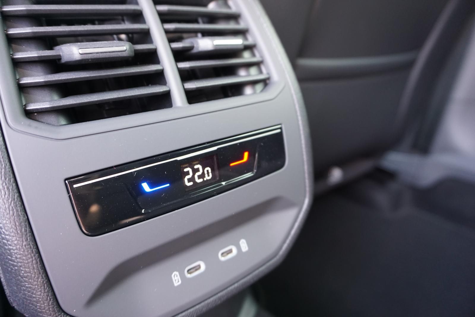 Cupra Leon Sportstourer 1.5 eTSI DSG - Samsaru's Car Outlet