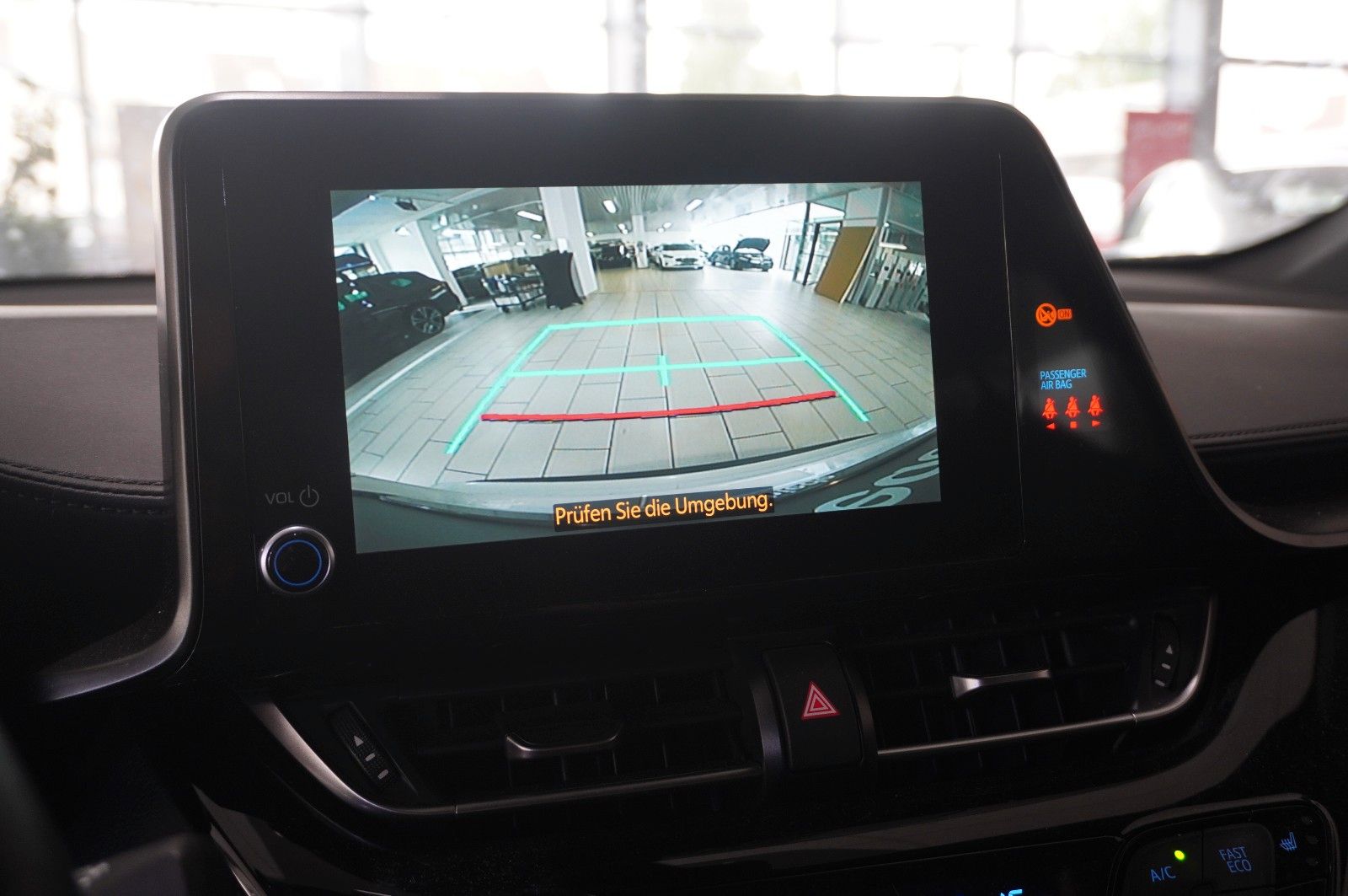 Toyota C-HR 2.0 HYBRID TEAM - Samsaru's Car Outlet