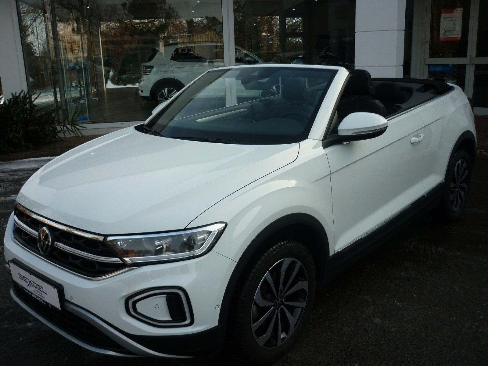 Volkswagen T-Roc Style - Samsaru's Car Outlet
