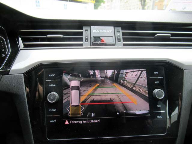 Volkswagen Passat Variant 2.0TDI DSG - Samsaru's Car Outlet