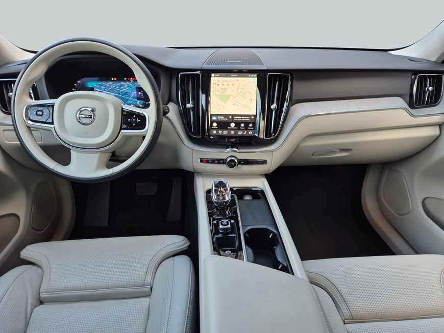 Volvo XC60 B4 D AWD Plus Dark  Business+Panorama