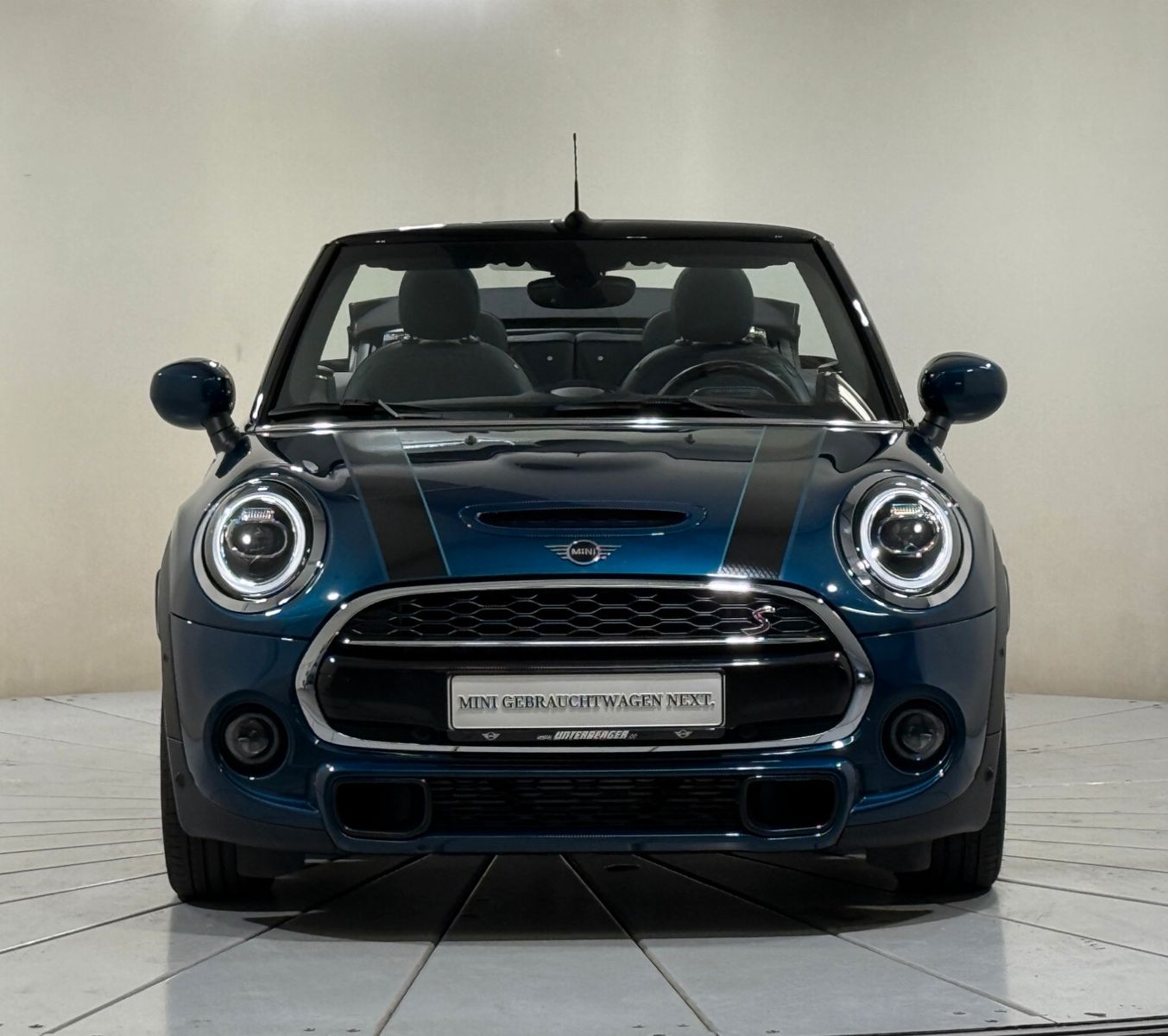 MINI Cooper S Cabrio Sidewalk - Samsaru's Car Outlet