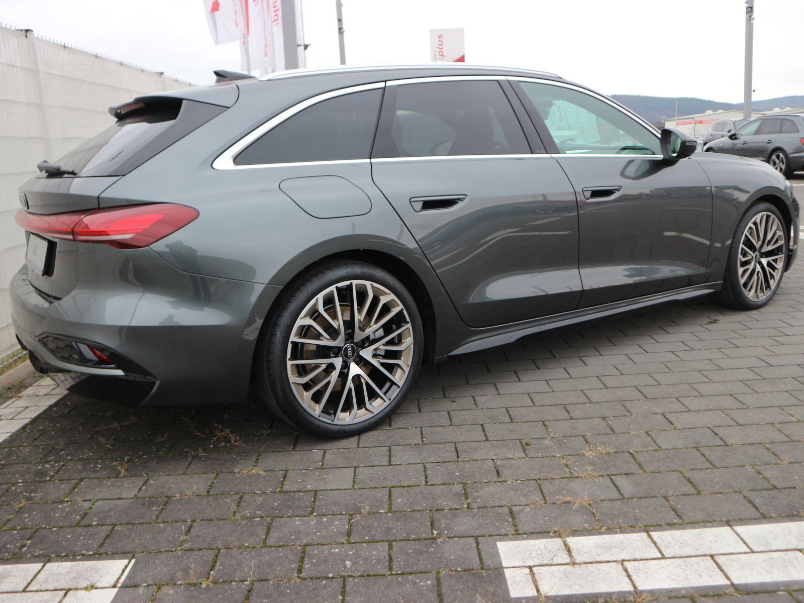 Audi A5 Avant TDI quattro 150 kW S tronic S line*AHK*