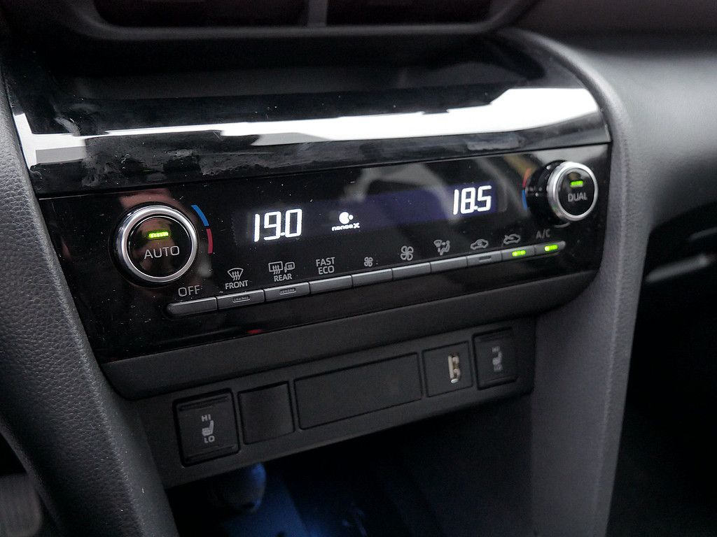 Toyota Yaris Cross 360 Grad SHZ KAMERA NAVI PDC ACC LED