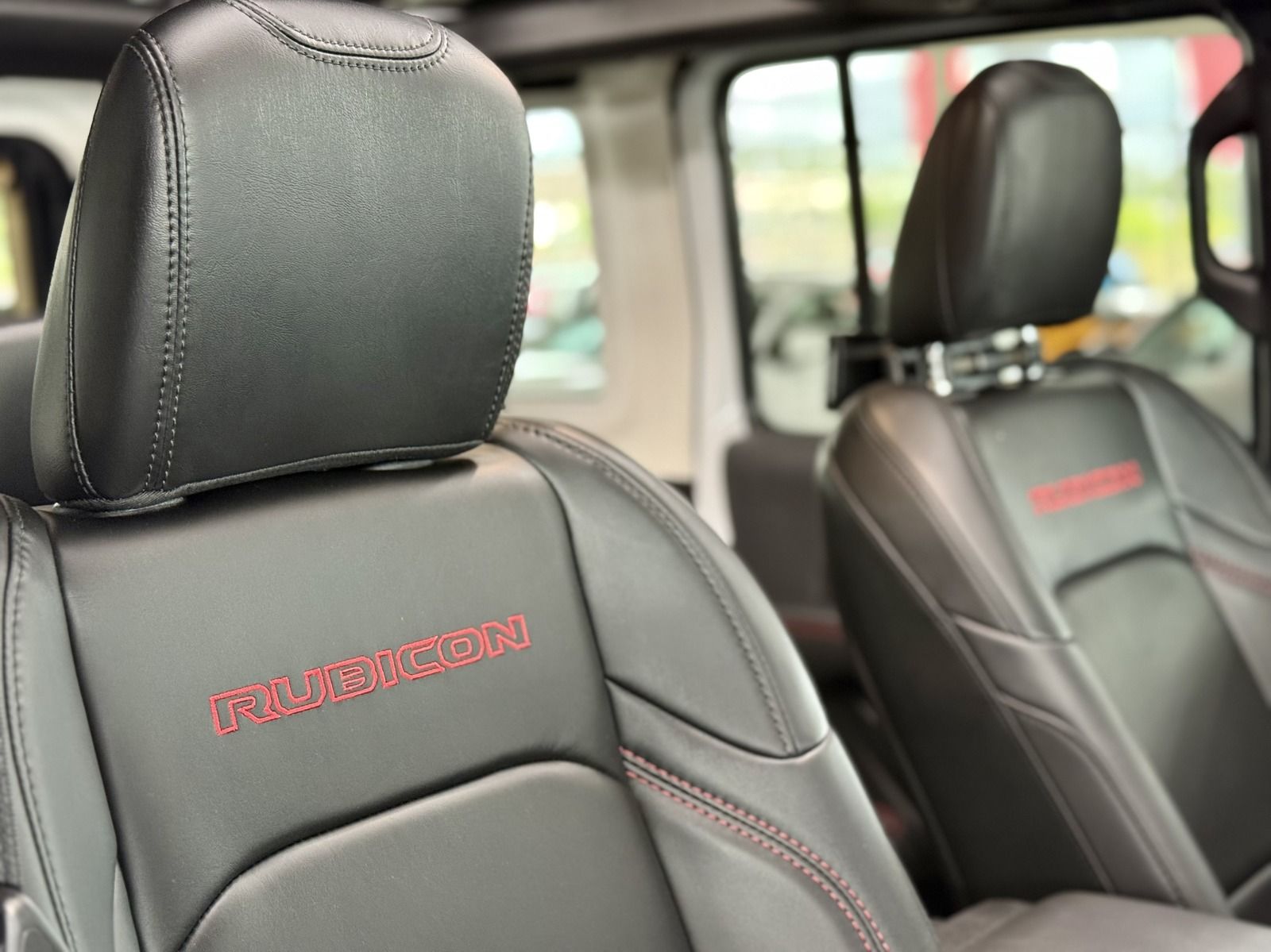 Jeep Wrangler 2.0 Sky One Rubicon Brute Look + Carbon