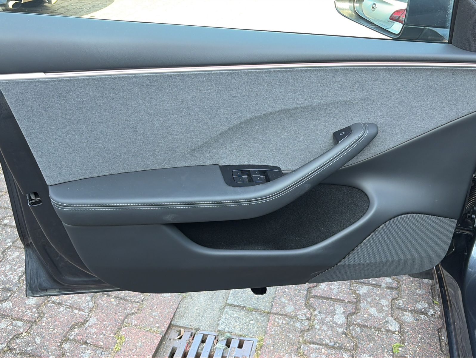 Tesla Model 3 Standard Range+ * Highland