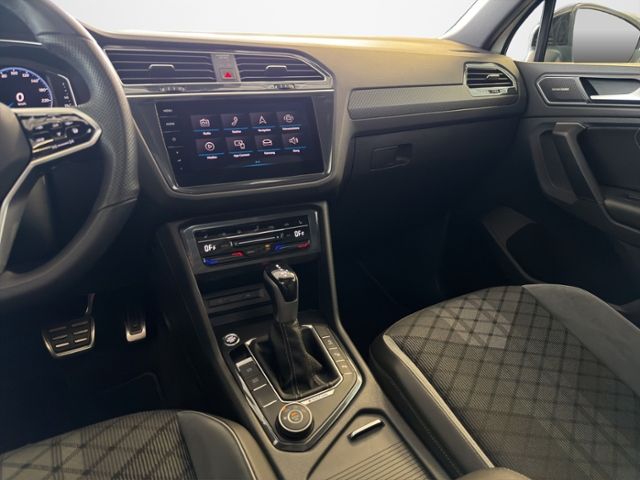 Volkswagen Tiguan 2.0TSI 4M R-Line Matrix/AHK/Pano/HK/20"