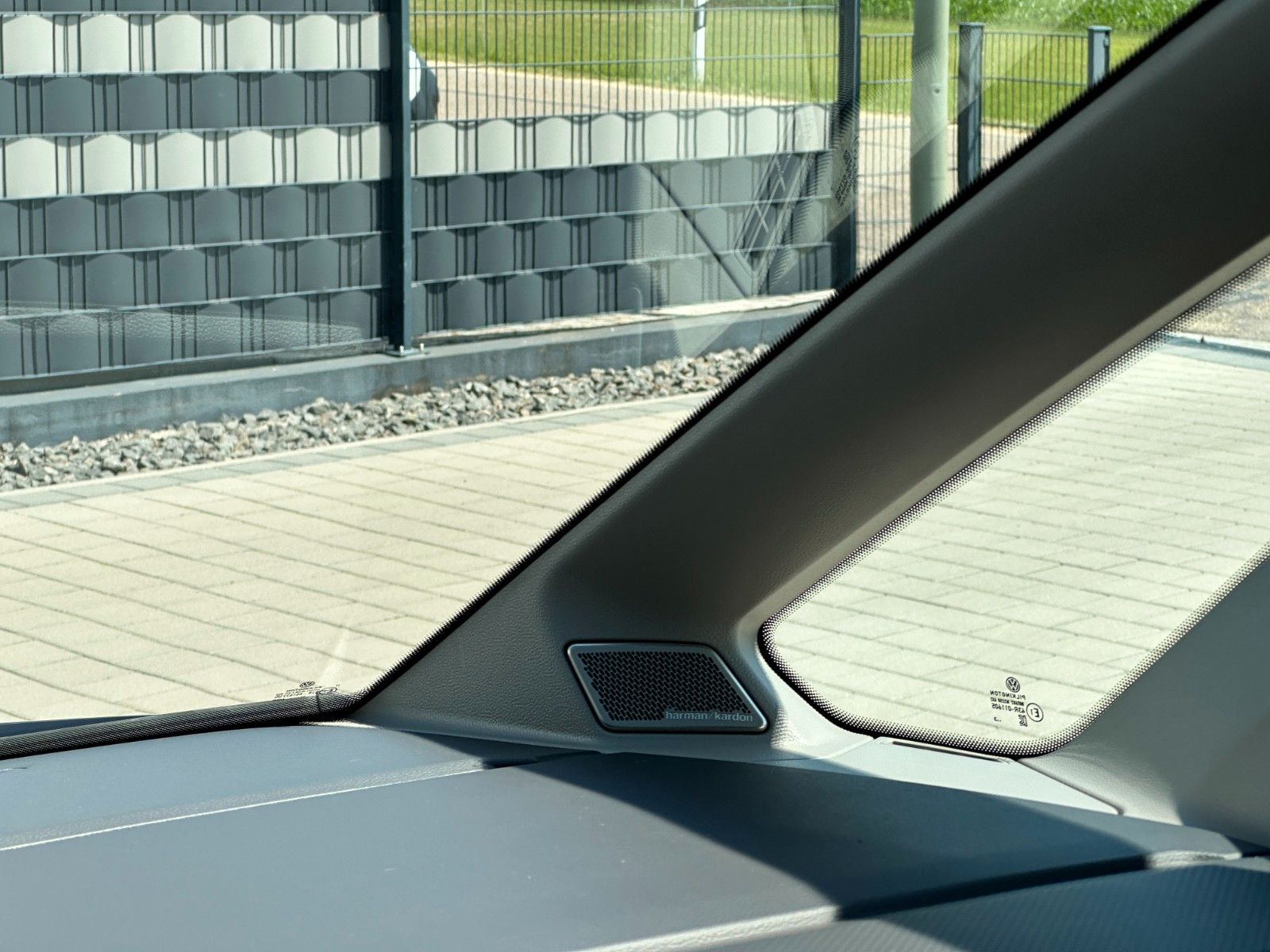 Volkswagen T7 Multivan 2.0 TDI - Samsaru's Car Outlet
