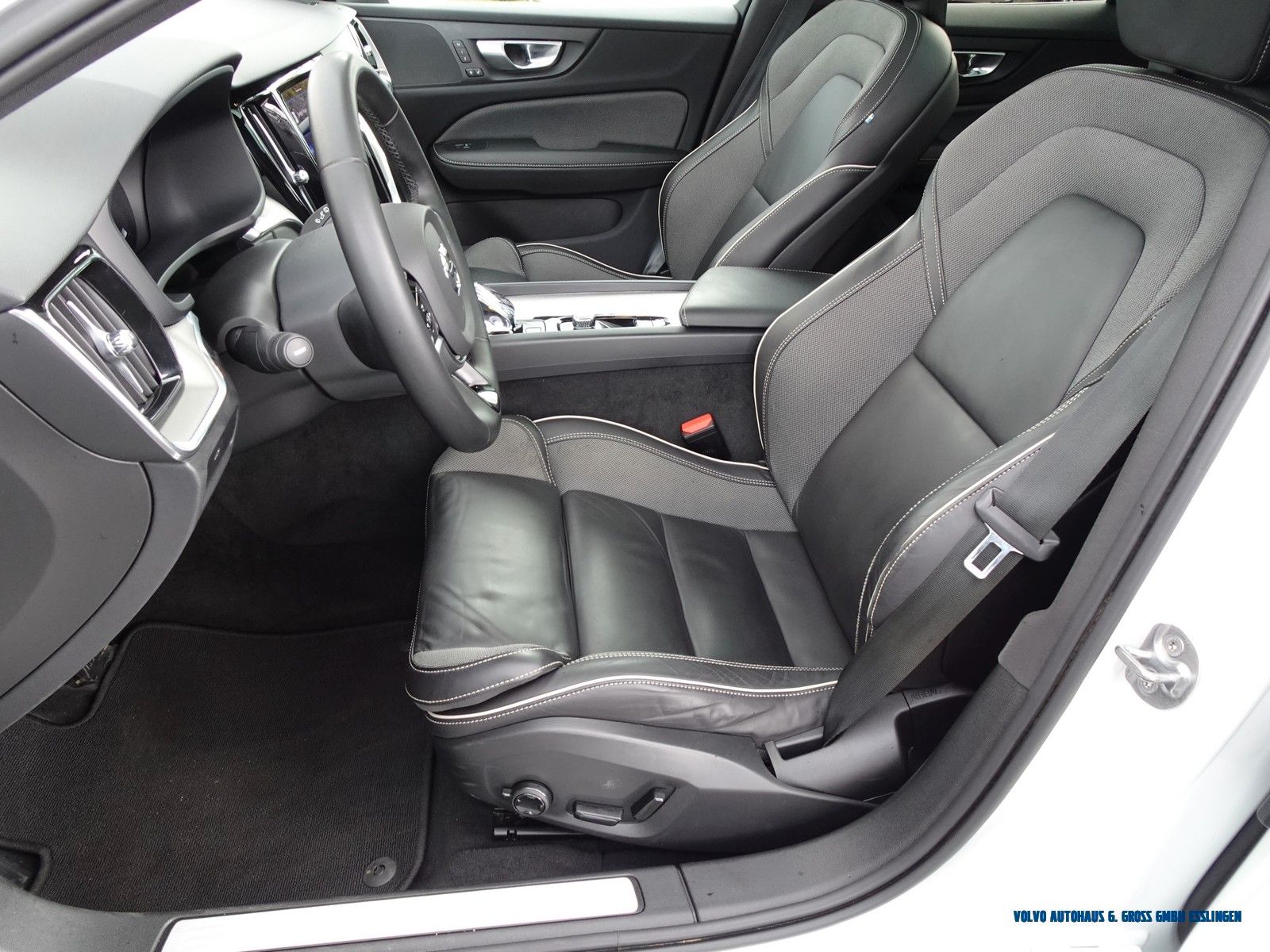 Volvo V60 Cross Country