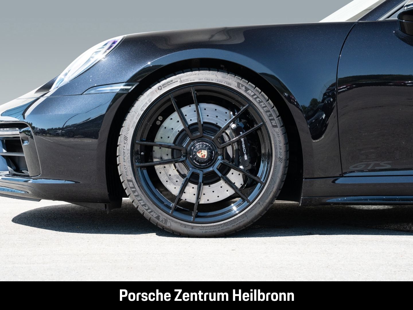 Porsche 992 911 Carrera 4 GTS Cabrio Burmester InnoDrive