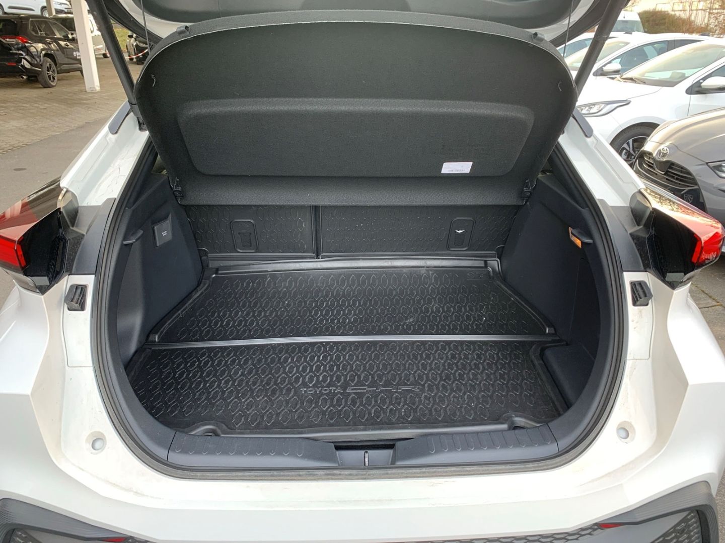 Toyota C-HR 2.0 Plug-In Hybrid Team Deutschland
