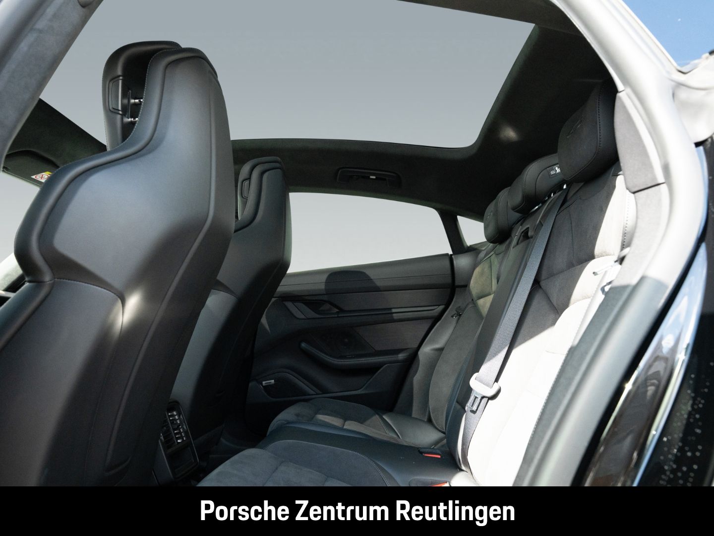 Porsche Taycan GTS BOSE 21-Zoll Luftfederung LED-Matrix