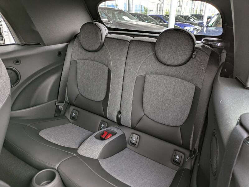 MINI Cooper Cabrio - Samsaru's Car Outlet