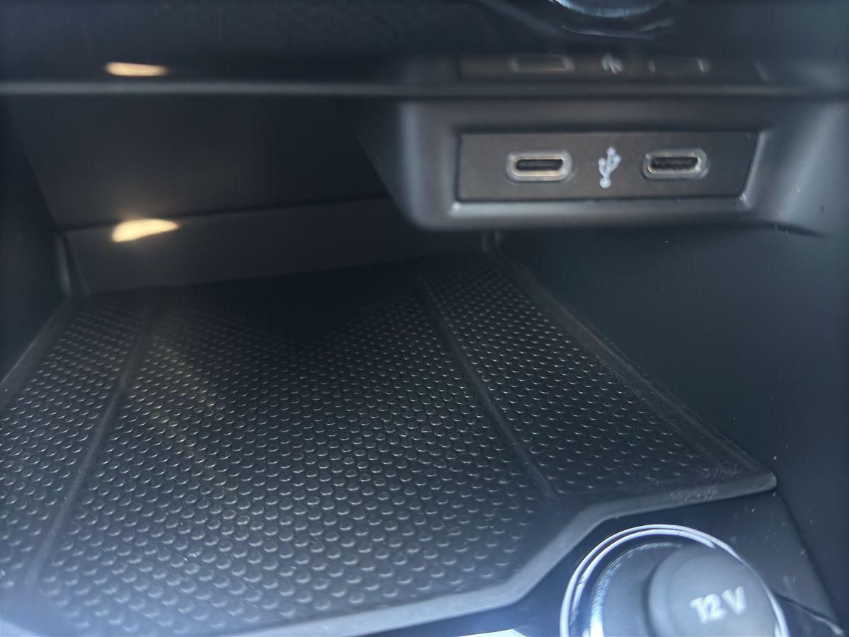Volkswagen T-Roc Sport 1.5 TSI DSG - Samsaru's Car Outlet